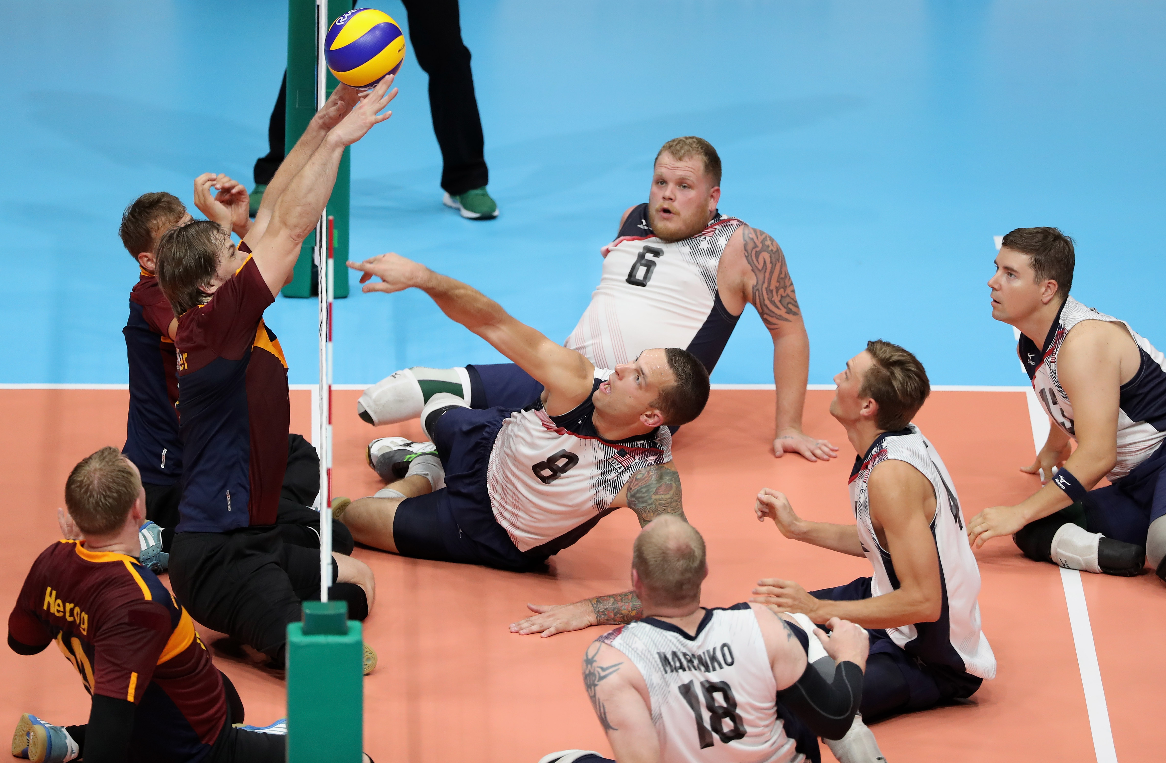Volleyball assis