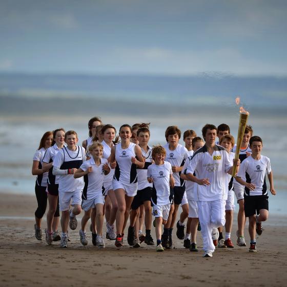 enfants, flamme et plage